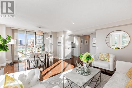 1503 - 238 Doris Avenue, Toronto, ON - Indoor Photo Showing Living Room