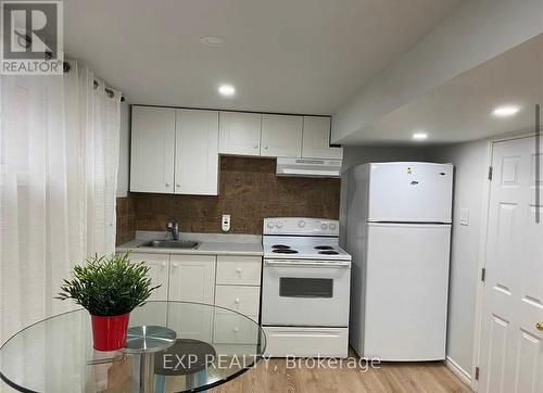 Lower - 98 Avondale Avenue, Toronto, ON - Indoor Photo Showing Kitchen