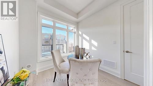 3325 Taha Gardens, Oakville, ON - Indoor Photo Showing Other Room