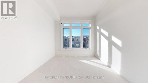 3325 Taha Gardens, Oakville, ON - Indoor Photo Showing Other Room