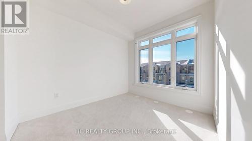 3325 Taha Gardens, Oakville, ON - Indoor Photo Showing Other Room