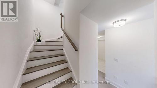 3325 Taha Gardens, Oakville, ON - Indoor Photo Showing Other Room