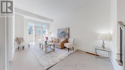 3325 Taha Gardens, Oakville, ON - Indoor