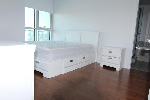 Primary bedroom - 2007-1225 Boul. Robert-Bourassa, Montréal (Ville-Marie), QC - Indoor