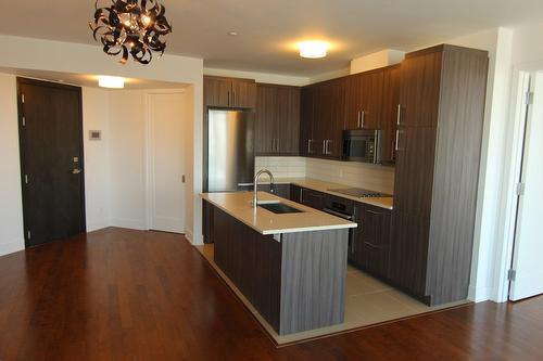 Kitchen - 2007-1225 Boul. Robert-Bourassa, Montréal (Ville-Marie), QC - Indoor Photo Showing Kitchen