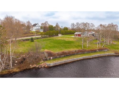 65 Riverview Ave, St George, NB 