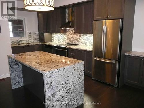 31 Caliber Court, King, ON - Indoor Photo Showing Kitchen With Upgraded Kitchen