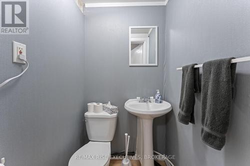 135 Nelson Street, Kingston (Central City East), ON - Indoor Photo Showing Bathroom