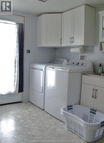 7914 Haggerty Road, Dawn-Euphemia, ON - Indoor Photo Showing Laundry Room