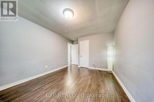 Upper - 588 Warden Avenue, Toronto, ON - Indoor Photo Showing Other Room