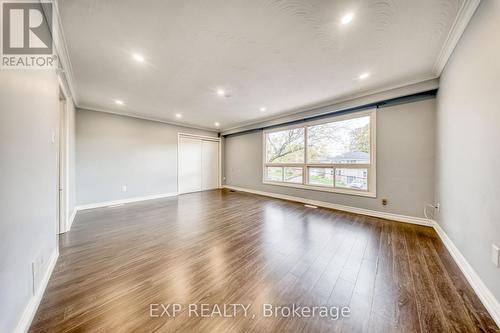 Upper - 588 Warden Avenue, Toronto, ON - Indoor Photo Showing Other Room