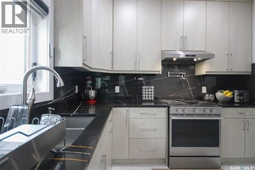 131 Nazarali Way, Saskatoon, SK - Indoor Photo Showing Kitchen With Upgraded Kitchen