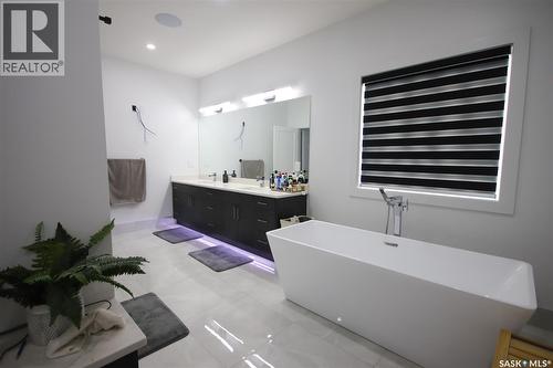 131 Nazarali Way, Saskatoon, SK - Indoor Photo Showing Bathroom