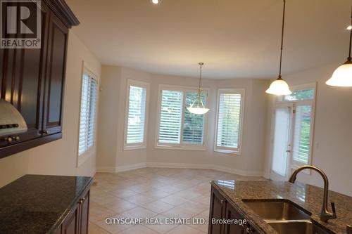 536 Canyon Street, Mississauga, ON - Indoor Photo Showing Kitchen With Double Sink