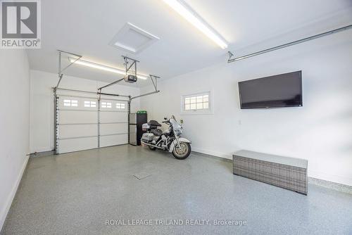 73 Mcleod Crescent, London North (North H), ON - Indoor Photo Showing Garage