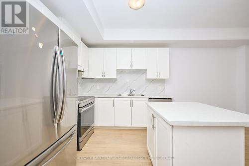 23 Perenack Avenue, Welland (Broadway), ON - Indoor Photo Showing Kitchen With Double Sink With Upgraded Kitchen