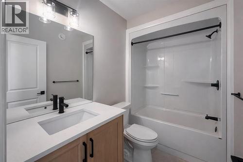 639 Ketter Way, Plympton-Wyoming, ON - Indoor Photo Showing Bathroom
