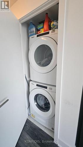 3204 - 403 Church Street, Toronto, ON - Indoor Photo Showing Laundry Room