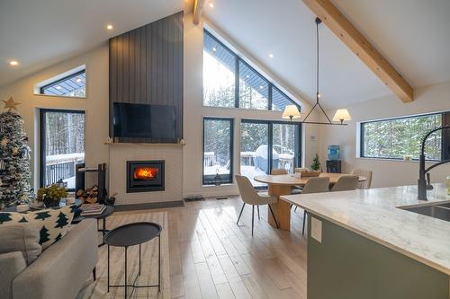 Aerial photo - 215 Ch. Des Chênes, Amherst, QC - Indoor With Fireplace