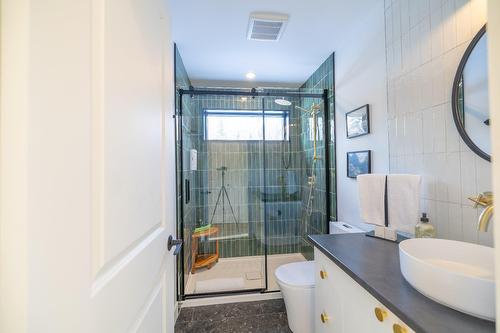 Aerial photo - 215 Ch. Des Chênes, Amherst, QC - Indoor Photo Showing Bathroom