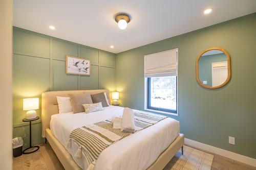 Aerial photo - 215 Ch. Des Chênes, Amherst, QC - Indoor Photo Showing Bedroom