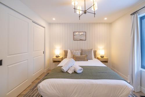 Aerial photo - 215 Ch. Des Chênes, Amherst, QC - Indoor Photo Showing Bedroom