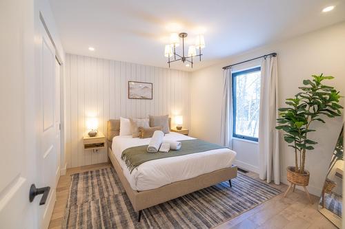Aerial photo - 215 Ch. Des Chênes, Amherst, QC - Indoor Photo Showing Bedroom