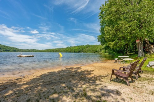 Accès au plan d'eau - 215 Ch. Des Chênes, Amherst, QC 