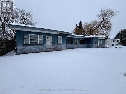 1887 Petawawa Boulevard, Petawawa, ON - Outdoor