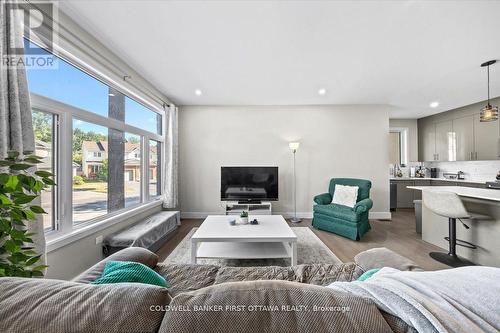 A/B - 22 Inverkip Avenue, Ottawa, ON - Indoor Photo Showing Living Room