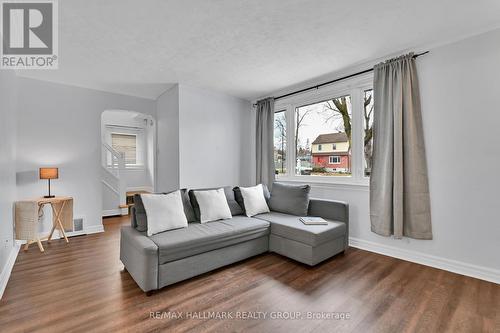 Living Room - 6 Centennial Boulevard, Ottawa, ON - Indoor Photo Showing Living Room