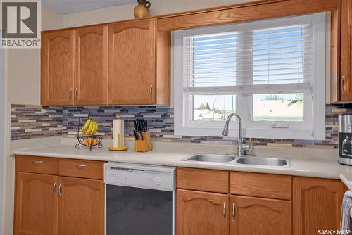 407 Bowman Crescent, Saskatoon, SK - Indoor Photo Showing Kitchen With Double Sink