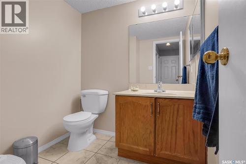 407 Bowman Crescent, Saskatoon, SK - Indoor Photo Showing Bathroom