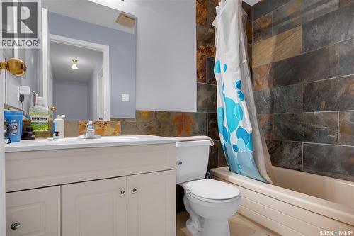 407 Bowman Crescent, Saskatoon, SK - Indoor Photo Showing Bathroom