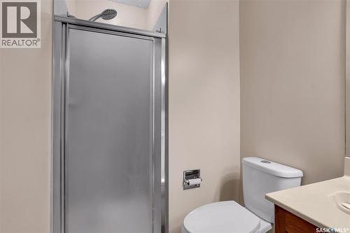 407 Bowman Crescent, Saskatoon, SK - Indoor Photo Showing Bathroom