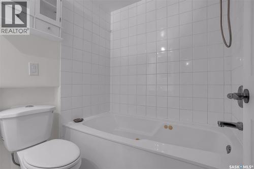 407 Bowman Crescent, Saskatoon, SK - Indoor Photo Showing Bathroom