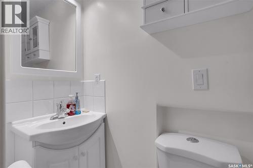 407 Bowman Crescent, Saskatoon, SK - Indoor Photo Showing Bathroom