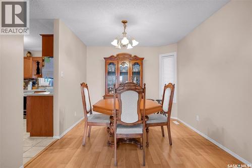407 Bowman Crescent, Saskatoon, SK - Indoor Photo Showing Dining Room