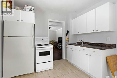 725 Mctavish Street, Regina, SK - Indoor Photo Showing Kitchen With Double Sink