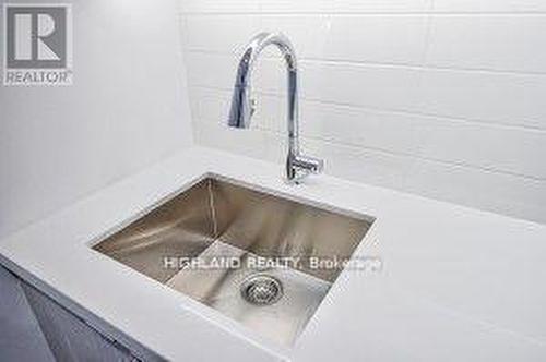 510 - 250 Lawrence Avenue W, Toronto, ON - Indoor Photo Showing Kitchen