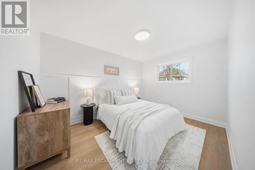 11 Garside Avenue S, Hamilton, ON - Indoor Photo Showing Bedroom