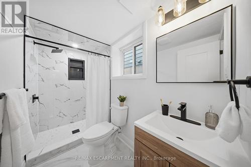 11 Garside Avenue S, Hamilton, ON - Indoor Photo Showing Bathroom