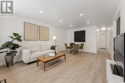79 Henry Street, Cambridge, ON - Indoor Photo Showing Living Room