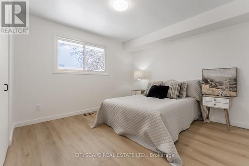 79 Henry Street, Cambridge, ON - Indoor Photo Showing Bedroom