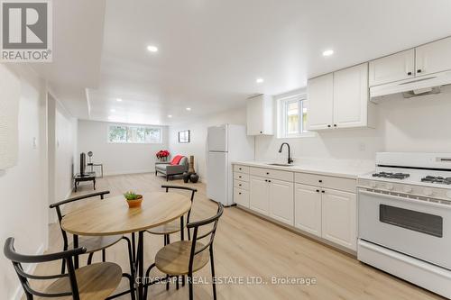 79 Henry Street, Cambridge, ON - Indoor Photo Showing Kitchen