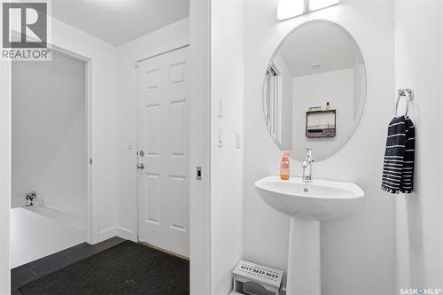 223 Underhill Way, Saskatoon, SK - Indoor Photo Showing Bathroom