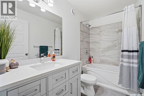 223 Underhill Way, Saskatoon, SK - Indoor Photo Showing Bathroom