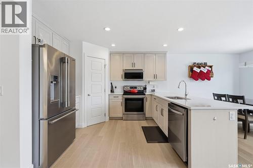 223 Underhill Way, Saskatoon, SK - Indoor Photo Showing Kitchen With Upgraded Kitchen