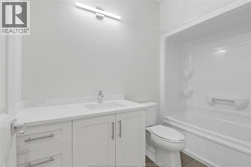 233 Watson Unit# 306, Windsor, ON - Indoor Photo Showing Bathroom