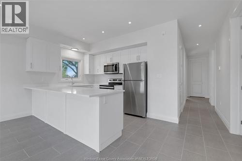 233 Watson Unit# 306, Windsor, ON - Indoor Photo Showing Kitchen